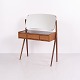 Osted Antik & Design præsenterer: Sminkebord i Teak med Sort Glas Ølholm Møbelfabrik 1960’erne Tilskrevet Arne ...