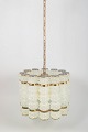 L'Art præsenterer: Orrefors, loftslampe i messing og krystalglas.