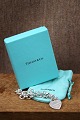 K&Co. præsenterer: Vintage Tiffany & Co. hjerte armbånd i sterling sølv...