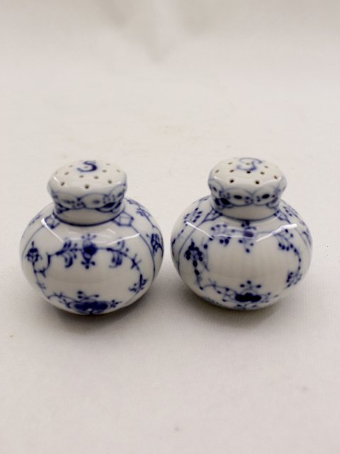 Royal Copenhagen Blue Fluted half lace, salt and pepper shaker 711 0g 712 solgt