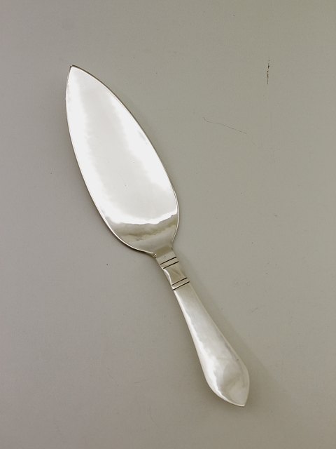 Georg Jensen Continental "antique" pie spade sold