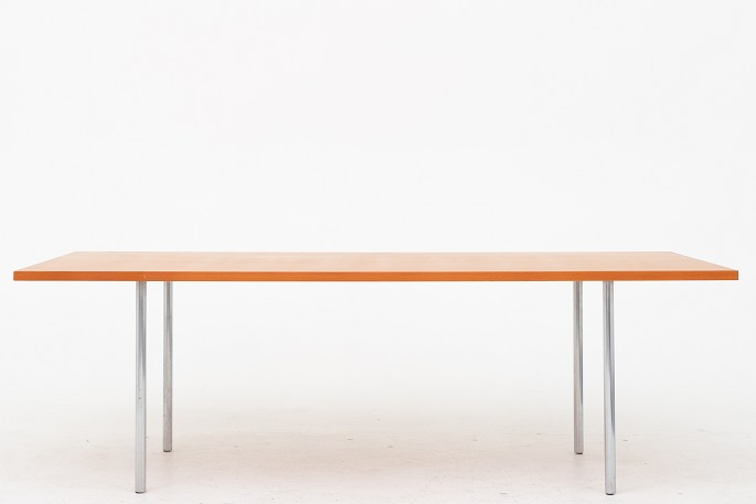 Poul Kjærholm / E. Kold Christensen
Dining table in oregon pine w. steel legs
Good, used condition
1 pc. in stock
