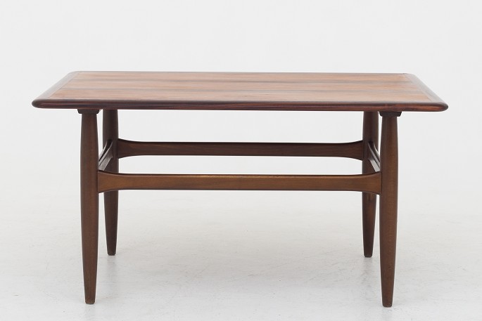 Dansk snedkermester
Coffee table in rosewood.
1 pc. in stock
Good condition
