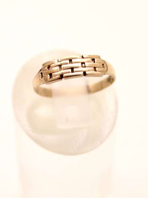 8 carat gold ring  brick pattern