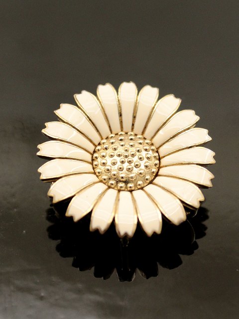 Marguerit broche dia. 3,3 cm. forgyldt sterling sølv med emalje