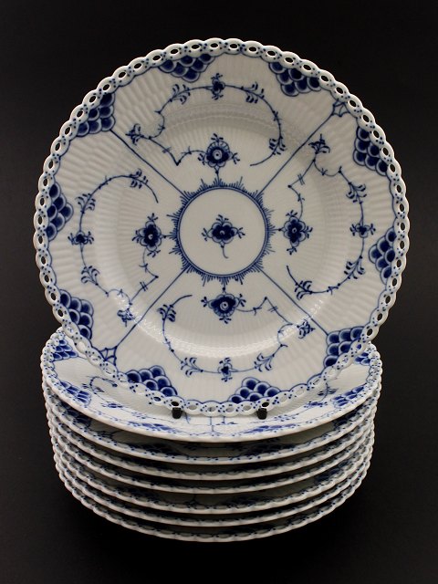 Royal Copenhagen blue fluted full lace plate 1/1085