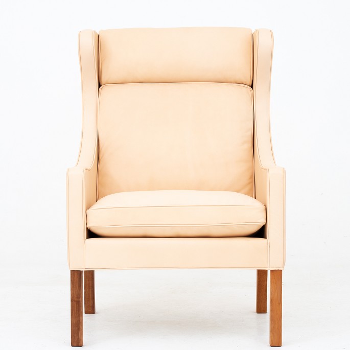 Børge Mogensen / Fredericia Furniture
BM 2204 - Reupholstered Wing-back chair in natural leather w. legs of walnut.
Availability: 6-8 weeks
Renovated
