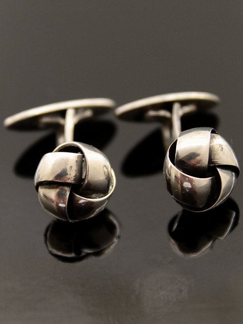 Knot cufflinks