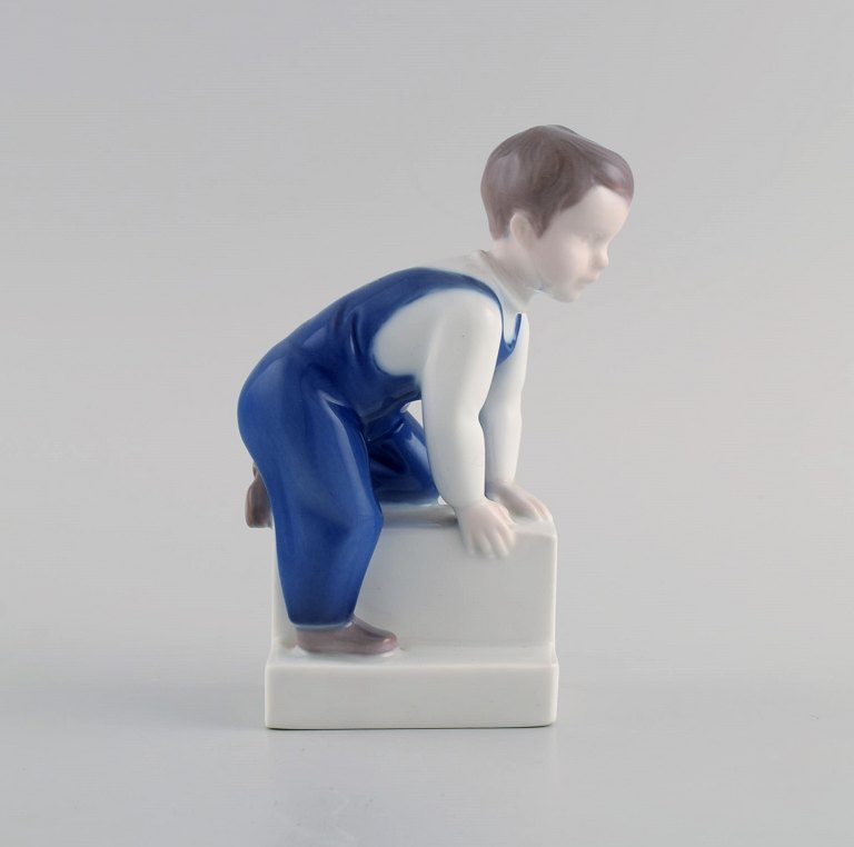 Claire Weiss for Bing & Grøndahl. Porcelænsfigur. Dreng. 1970