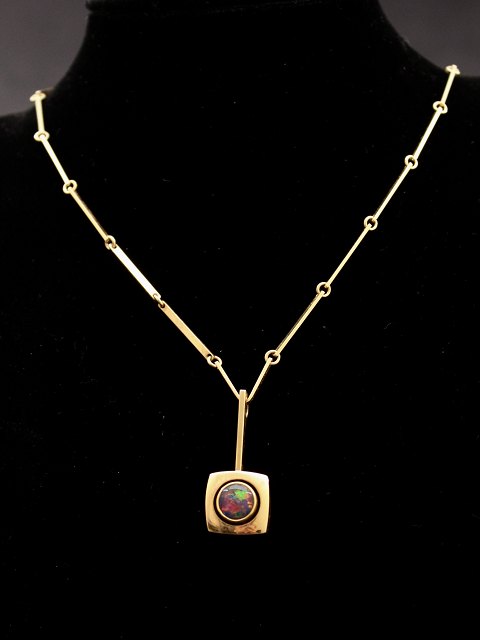 14 carat gold pendant