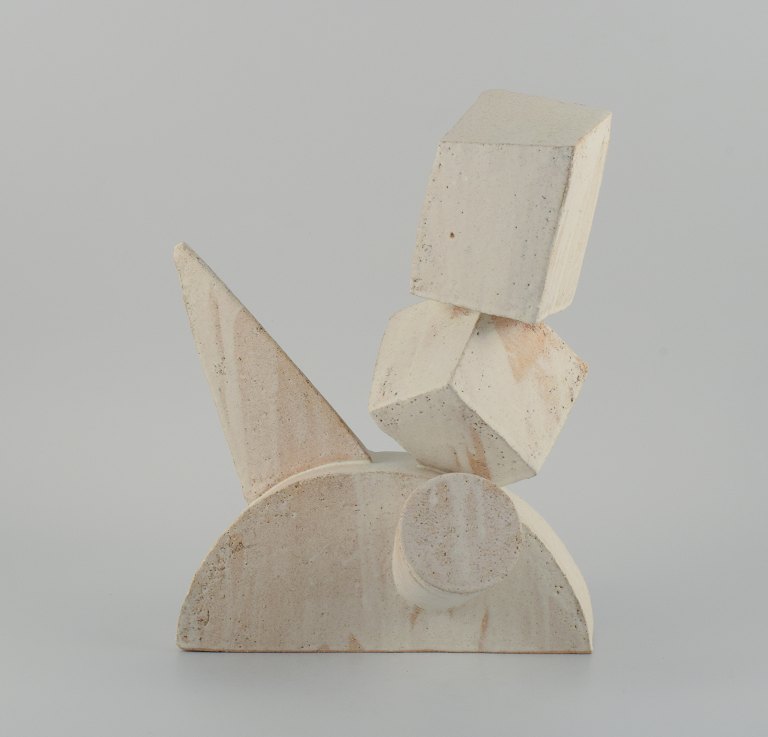 Christina Muff, dansk samtidskeramiker (f. 1971).Cubist style monumental sculpture. This work is made from stoneware clay covered in off-white matte glaze.