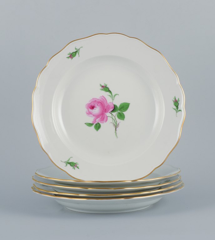 Meissen, Tyskland, Pink Rose, fem middagstallerkner, håndmalet med motiv af 
lyserøde roser.