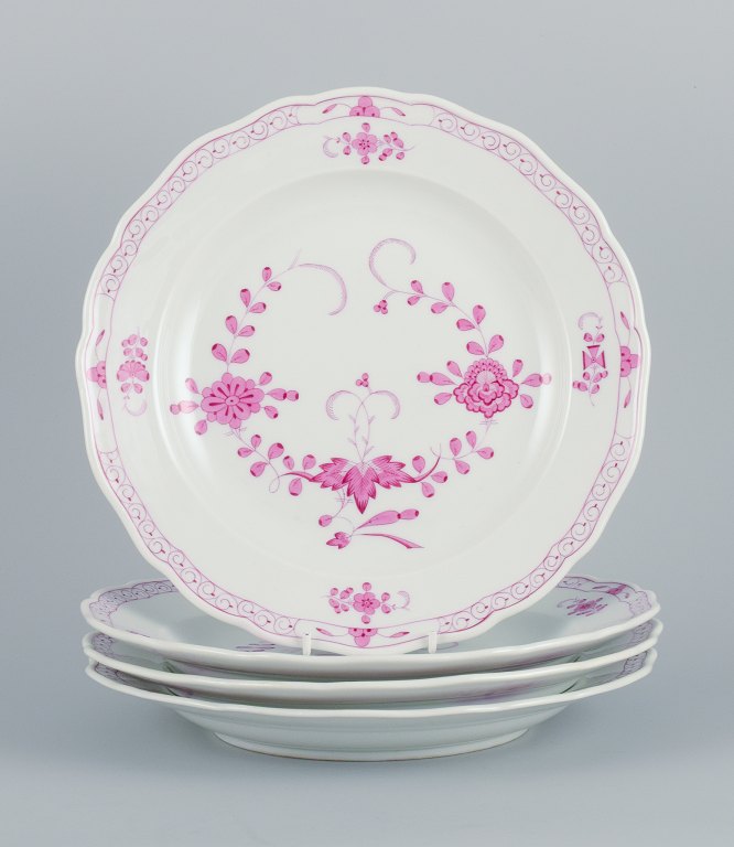 Meissen, Pink Indian, et sæt på fire middagstallerkner.