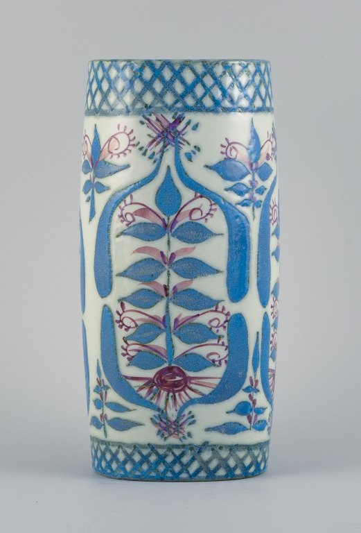 Royal Copenhagen, Tenera vase i fajance.