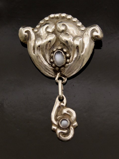 Art Nouveau silver brooch