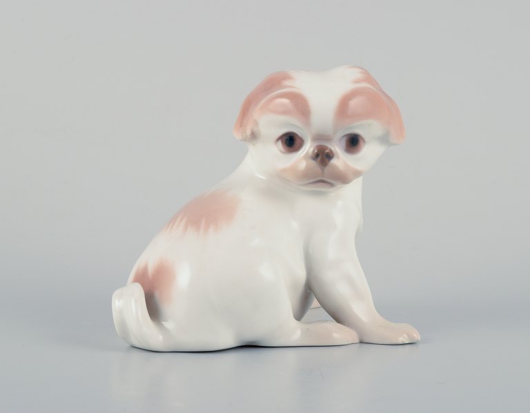 Dahl Jensen for Bing & Grøndahl, porcelænsfigur af pekingeser hvalp.