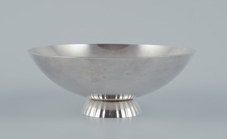 Modern Georg Jensen bowl in sterling silver.