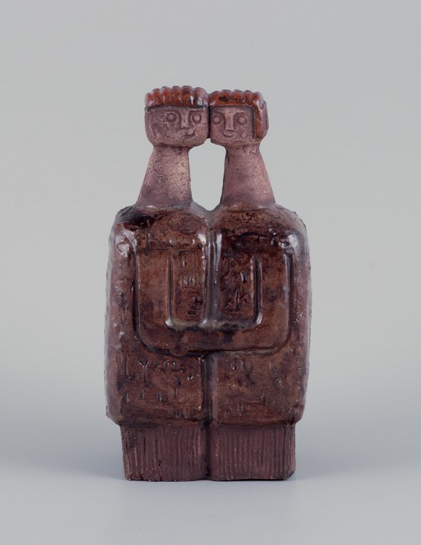 Lars Bergsten, Swedish ceramicist. Unique ceramic sculpture. Couple embracing.