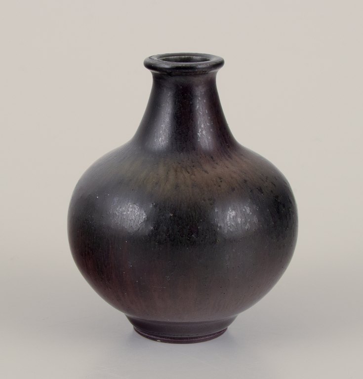 Berndt Friberg for Gustavsberg Studiohand.
Tidlig unika miniature keramikvase.