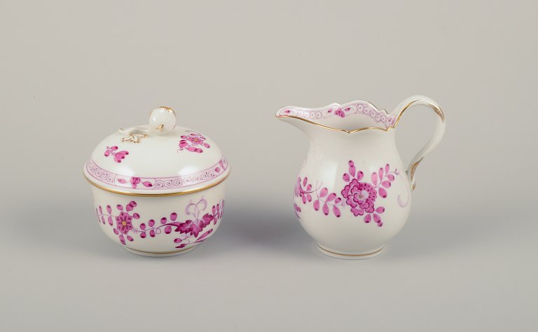 Meissen, Tyskland.
En ”Pink Indian” flødekande samt sukkerskål i porcelæn.