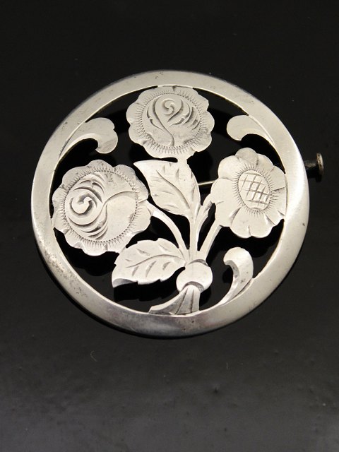 0900 silver vintage brooch