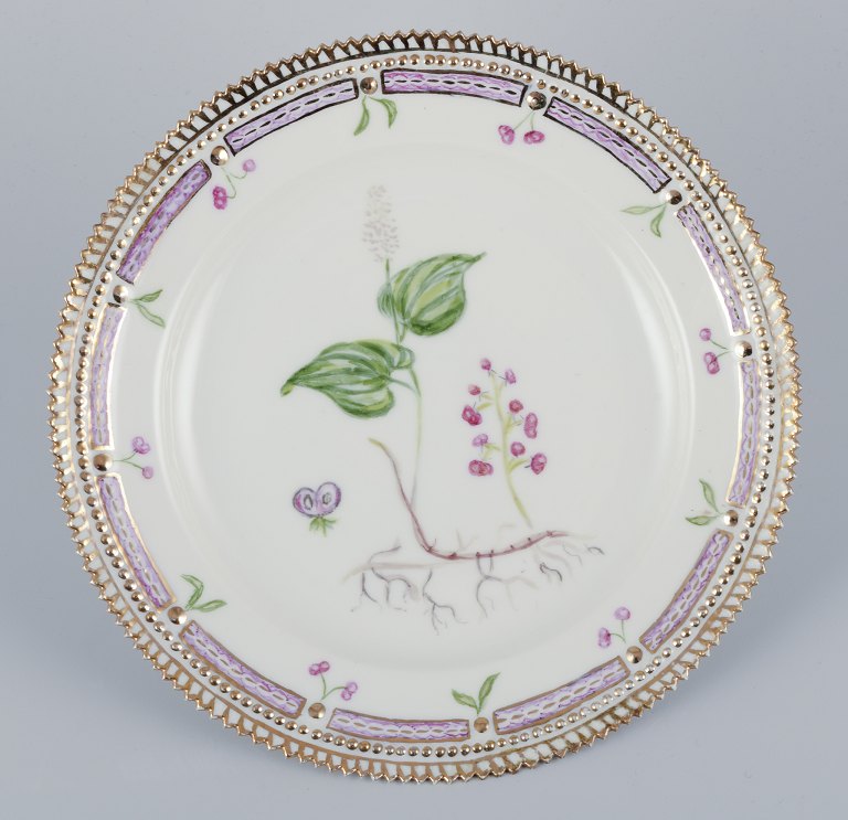 Royal Copenhagen Flora Danica. Frokosttallerken i håndmalet porcelæn.