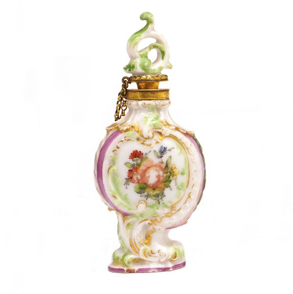 Parfumeflakon fra den Kongelige Porcelænsfabrik ca. år 1795. H: 9,5cm