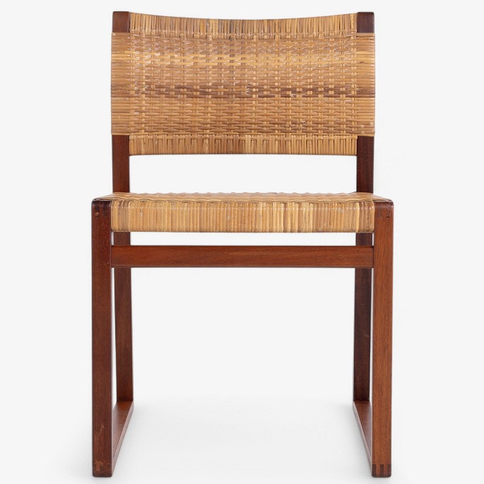 Børge Mogensen / Fredericia Furniture.
BM 61 - Chair in mahogany with seat and back in patinated wicker.
1 pc. in stock
