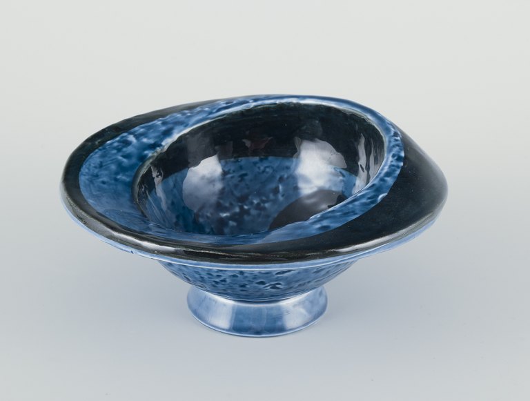 Vilhelm Bjerke-Petersen for Rörstrand, ceramic bowl with abstract motif.