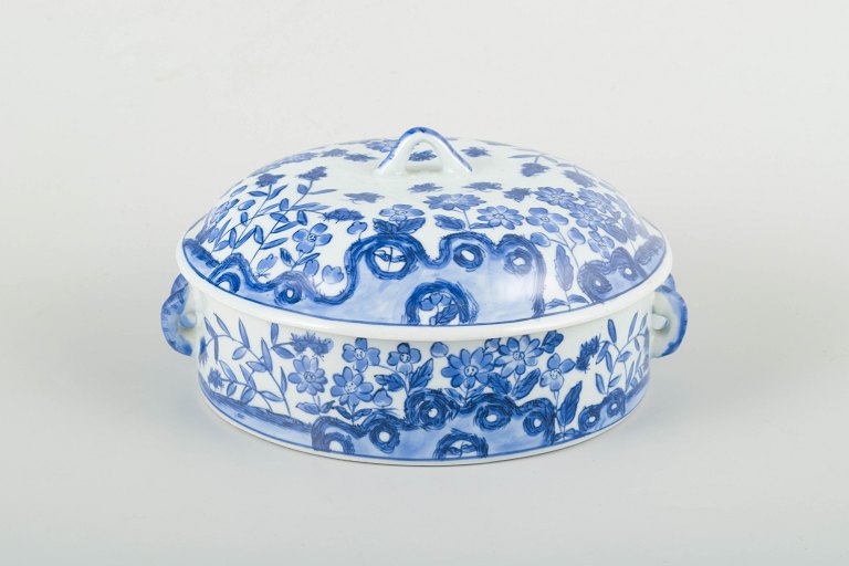 Chinese tureen with lid, blue and white porcelain