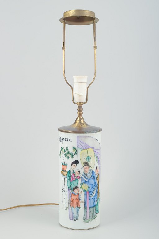 Chinese porcelain table lamp from a cylindrical vase. Late Qing / Republic 
period (c. 1900–1930).