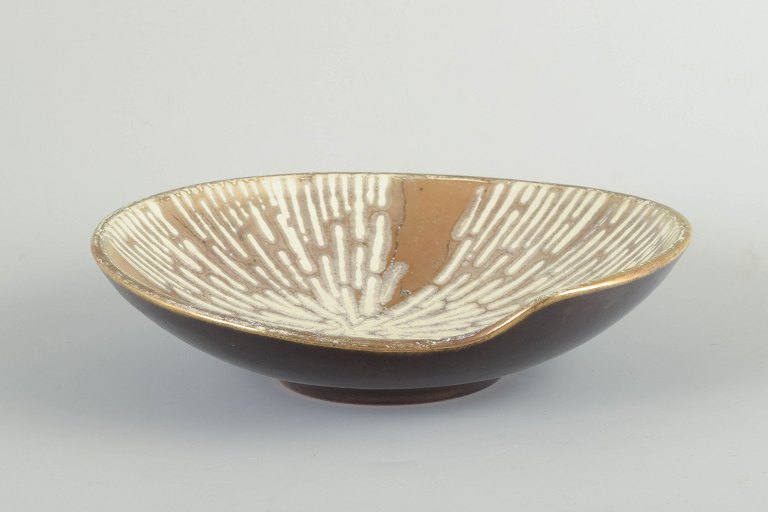 Scandinavian Studio Pottery
Bowl, Midcentury c. 1960/70s.
