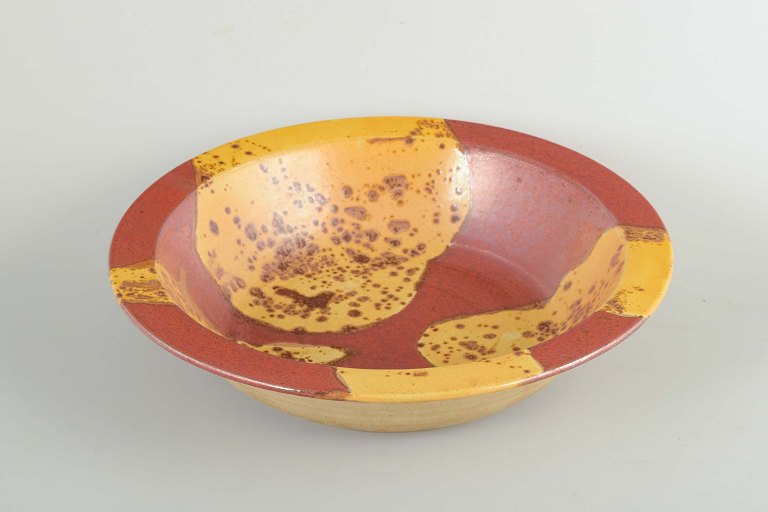 Scandinavian Studio Potter
Large bowl, ca. 1980s.