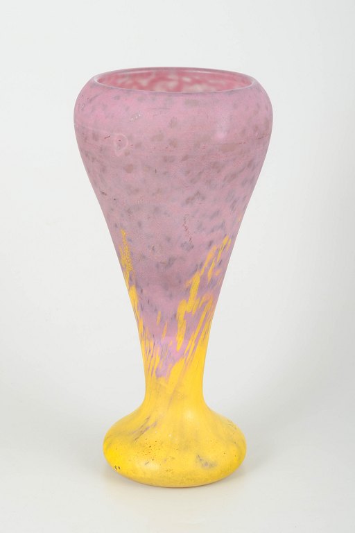 Daum Nancy, France
Vase, Art Deco, 1930s.