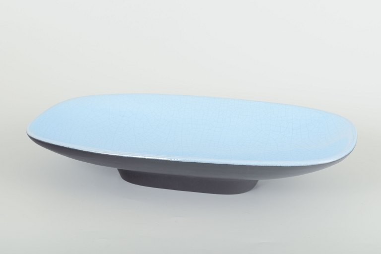 Inger Blomberg for Upsala-Ekeby
Oblong dish “Prisma”, model 7009.