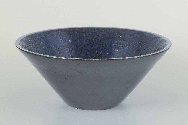 Ingrid Atterberg for Upsala-Ekeby
Large bowl, model 2458, 1960s.