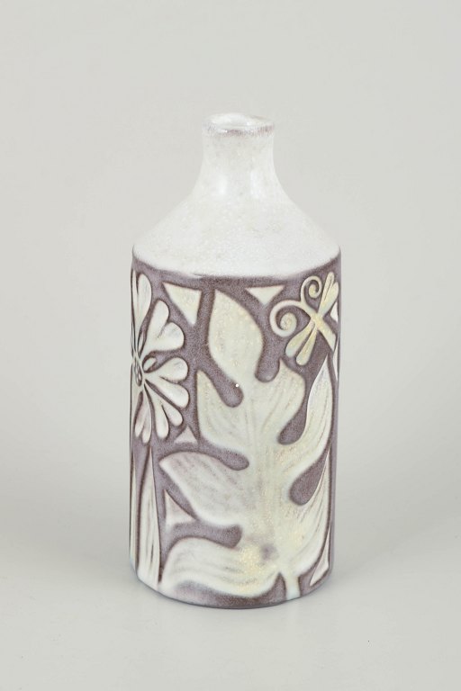 Mari Simmulson for Upsala Ekeby
Vase, model 4330/683, 1960s.