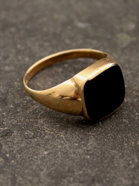 14 karat guld ring med onyx