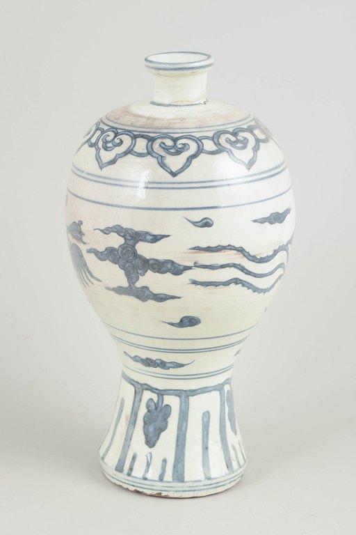 China, vase. Late Ming dynasty.