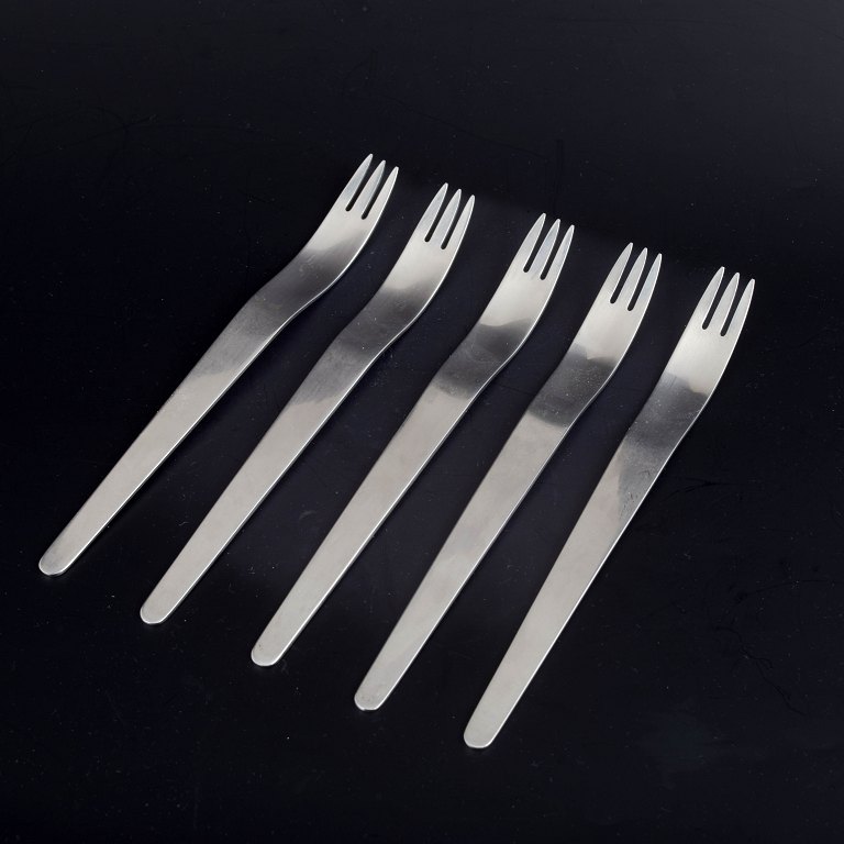 Arne Jacobsen for Georg Jensen. Modernist AJ cutlery.Five dinner forks in stainless steel.