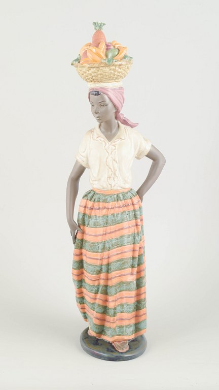 Nao porcelæn, Lladró, monumental keramisk skulptur.