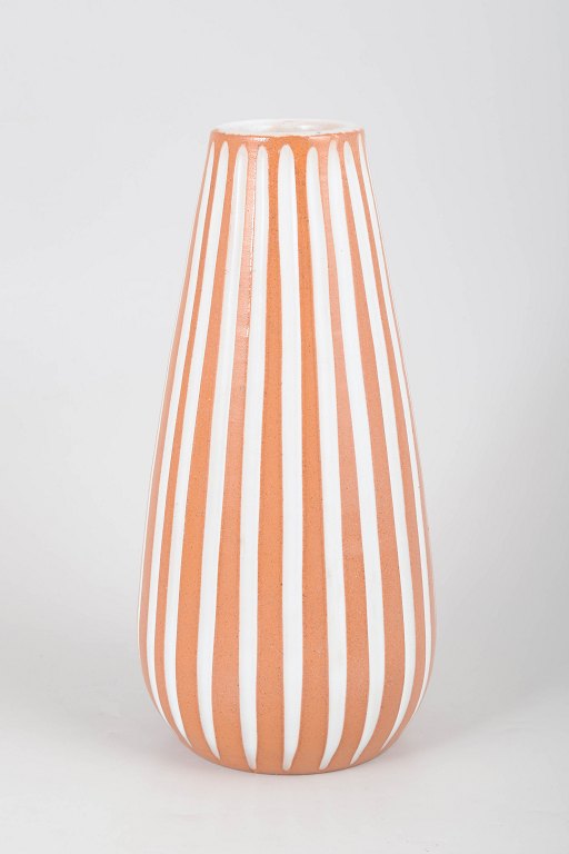 Ingrid Atterberg for Upsala-Ekeby, vase.