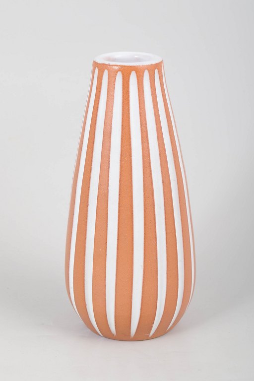 Ingrid Atterberg for Upsala-Ekeby, vase.