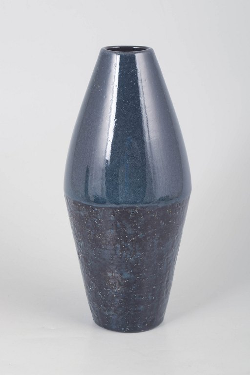 Ingrid Atterberg for Upsala-Ekeby, vase.