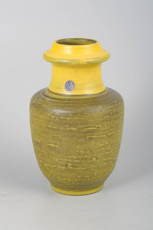 Mari Simmulson for Upsala-Ekeby vase.