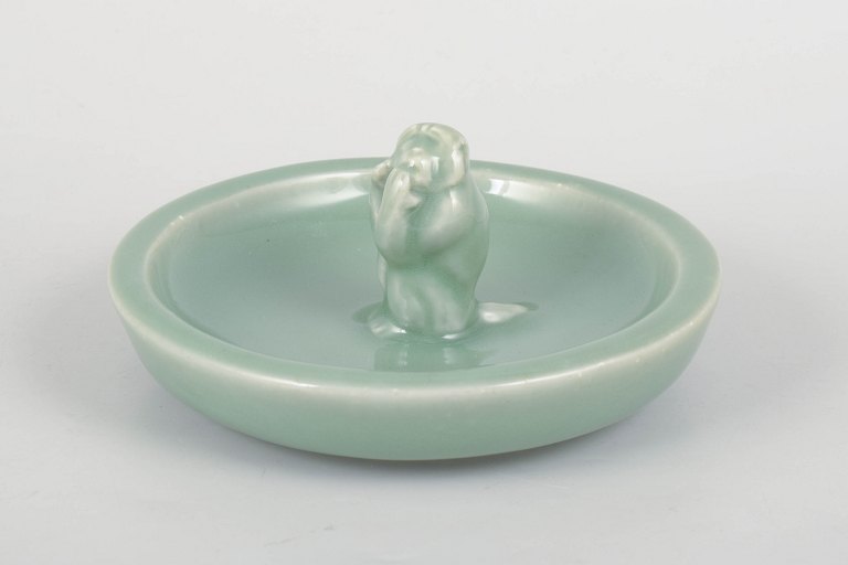 Knud Kyhn for Royal Copenhagen, bowl with monkey.
