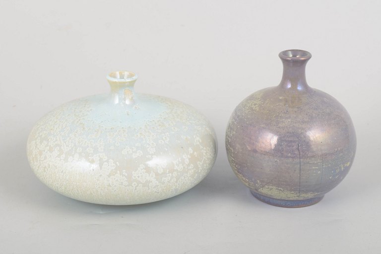 Lotte Glob, pair of vases.