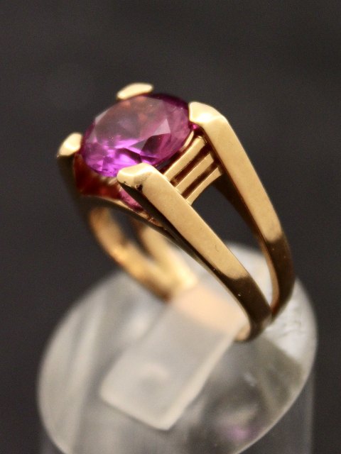 14 karat guld ring med ametyst