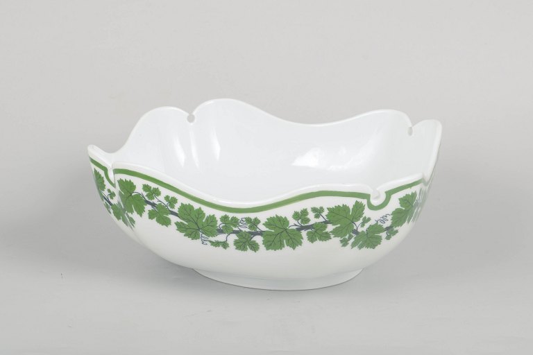 Meissen, skål med vinløvsmønster.